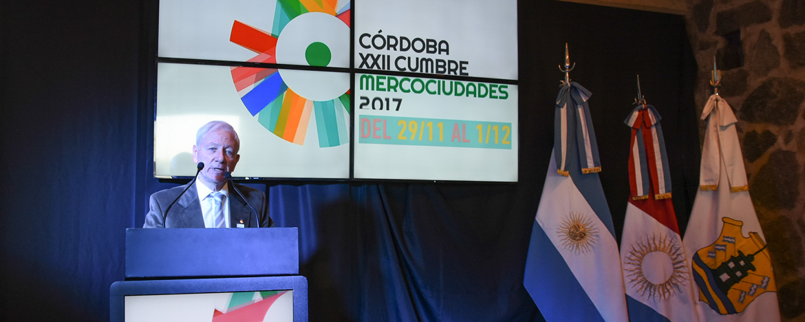 El rector Hugo Juri en la presentación de la Cumbre de Mercociudades