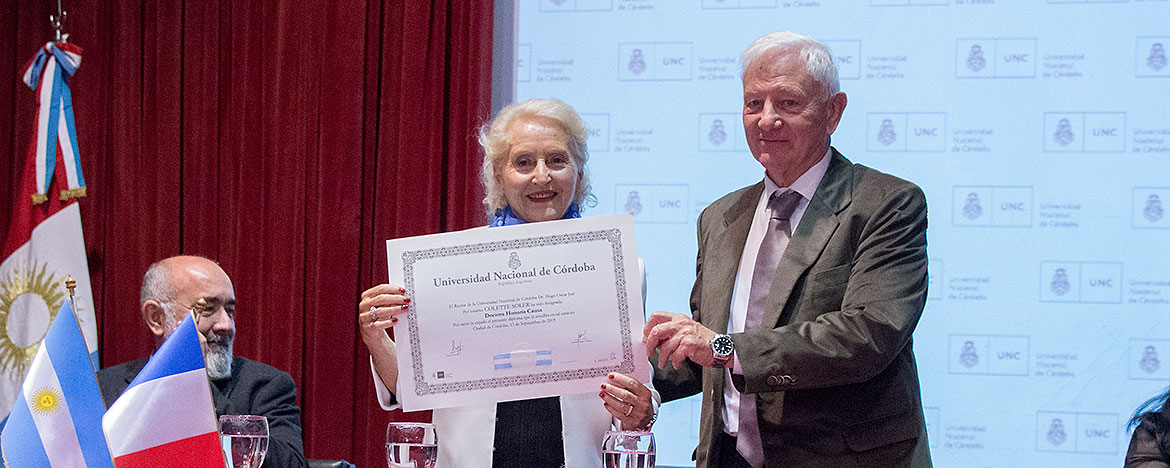 La psicoanalista Colette Soler recibió el título Honoris Causa de la UNC