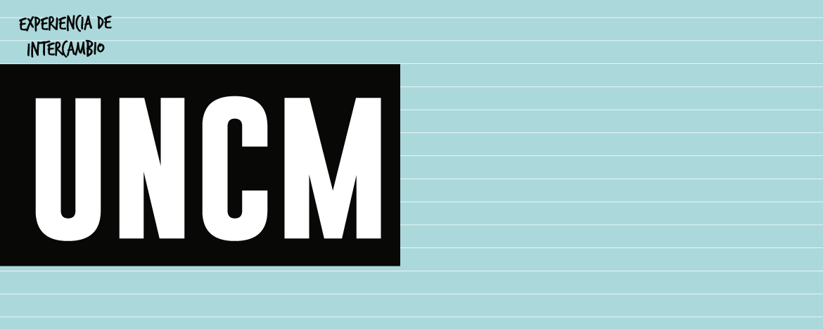 Imagen con la sigla de UNCM con fondo de rayas negras y blancas