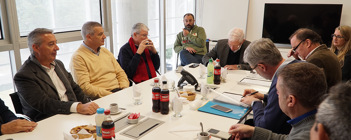 Firma del acta para el Centro de Micro y Nanoscopía de Córdoba Firma del acta para el Centro de Micro y Nanoscopía de Córdoba