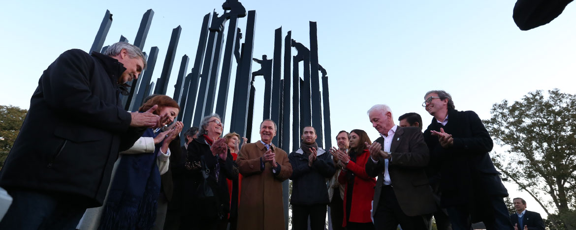 Se inauguraron los edificios y el monumento que conforman el “Portal del Centenario”